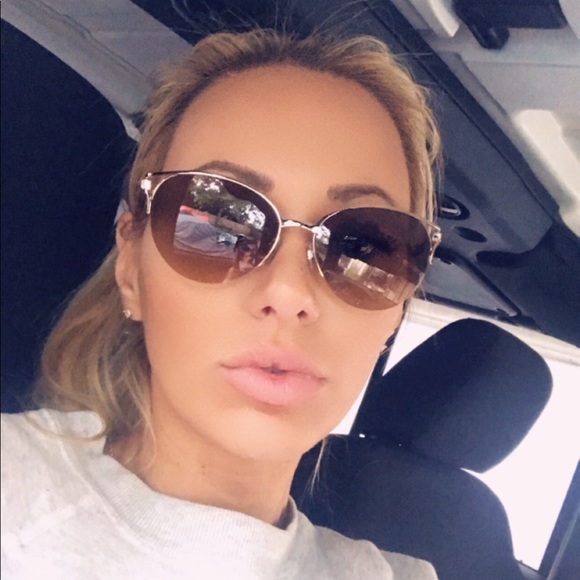 Versace Accessories - Versace sunglasses 🕶